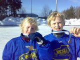 E-juniorit Jussi ja Joni SM-hopeamitskut kaulassa