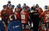 Edsbyn valmentaja antaa ohjeita